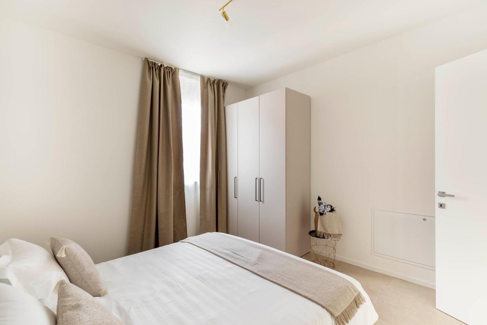 Regalia Suites - Free Parking Лугано Екстериор снимка