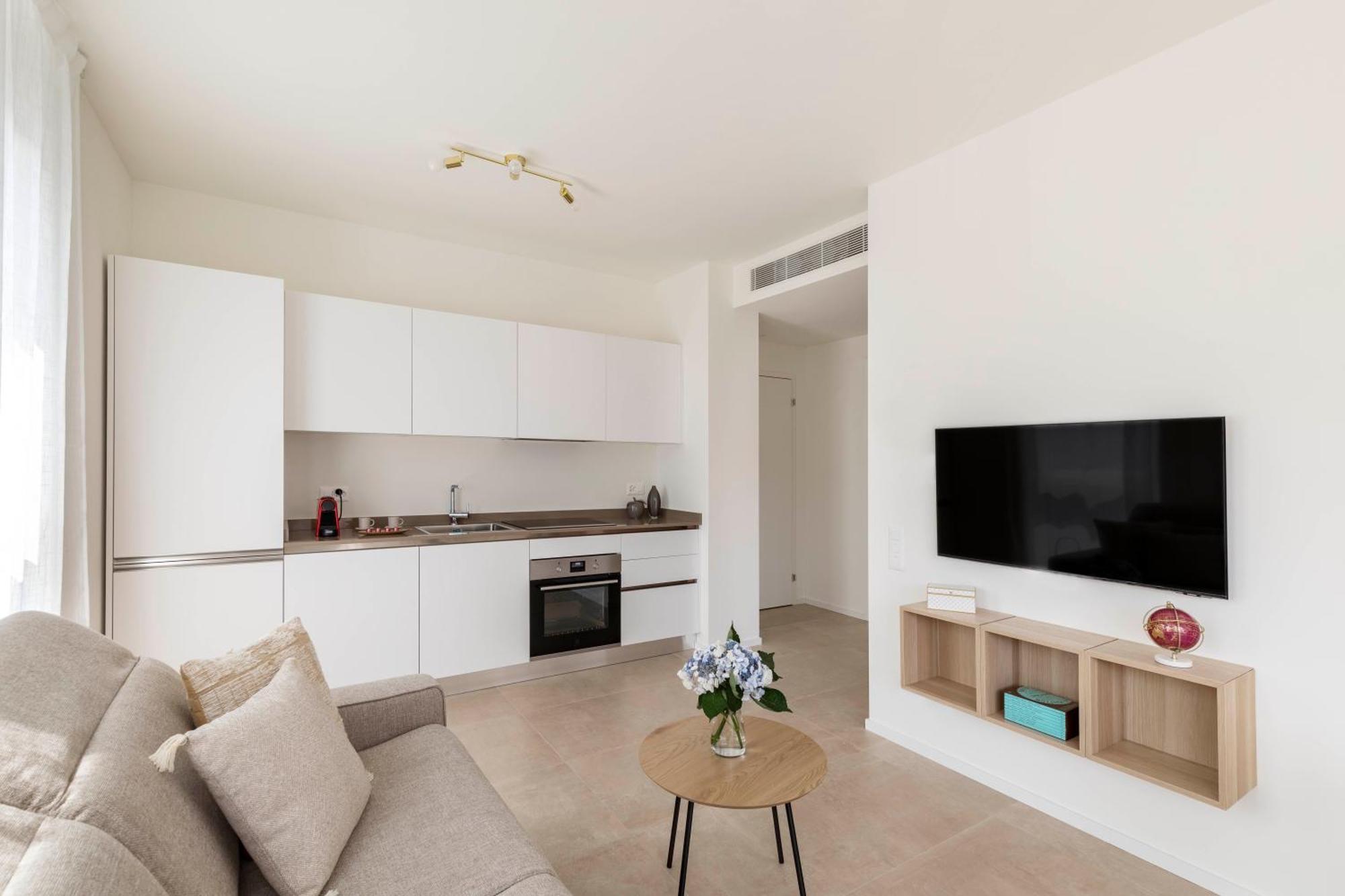 Regalia Suites - Free Parking Лугано Екстериор снимка
