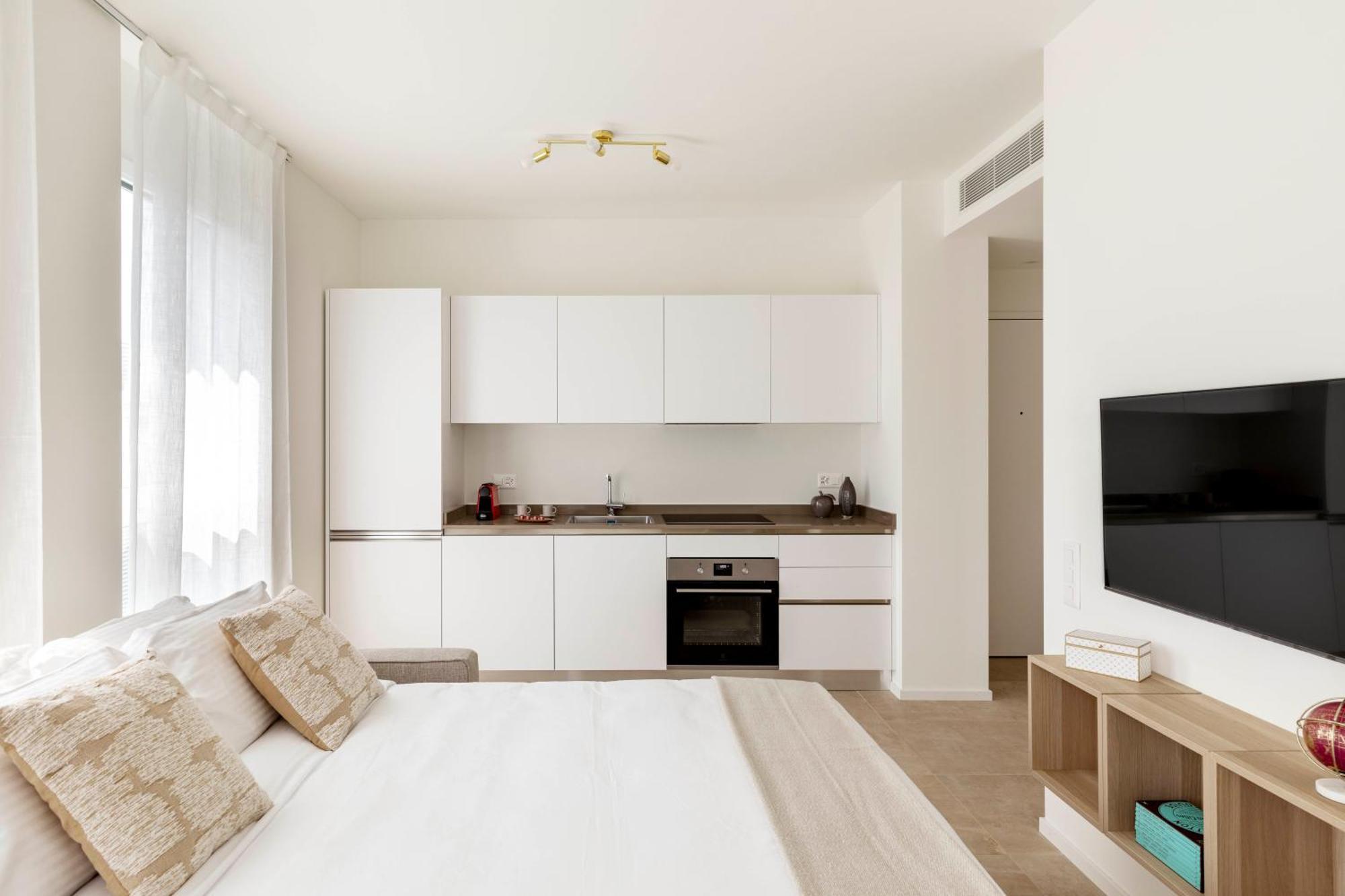 Regalia Suites - Free Parking Лугано Екстериор снимка
