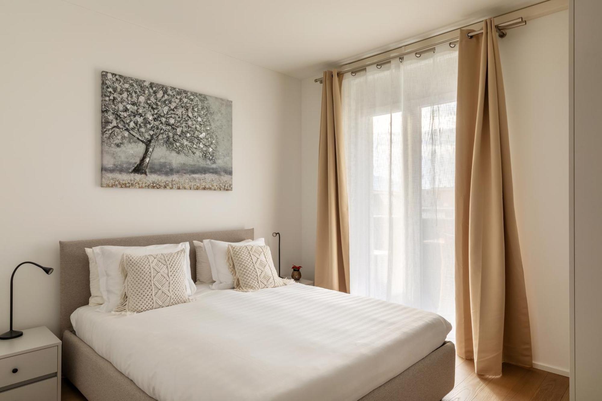 Regalia Suites - Free Parking Лугано Екстериор снимка