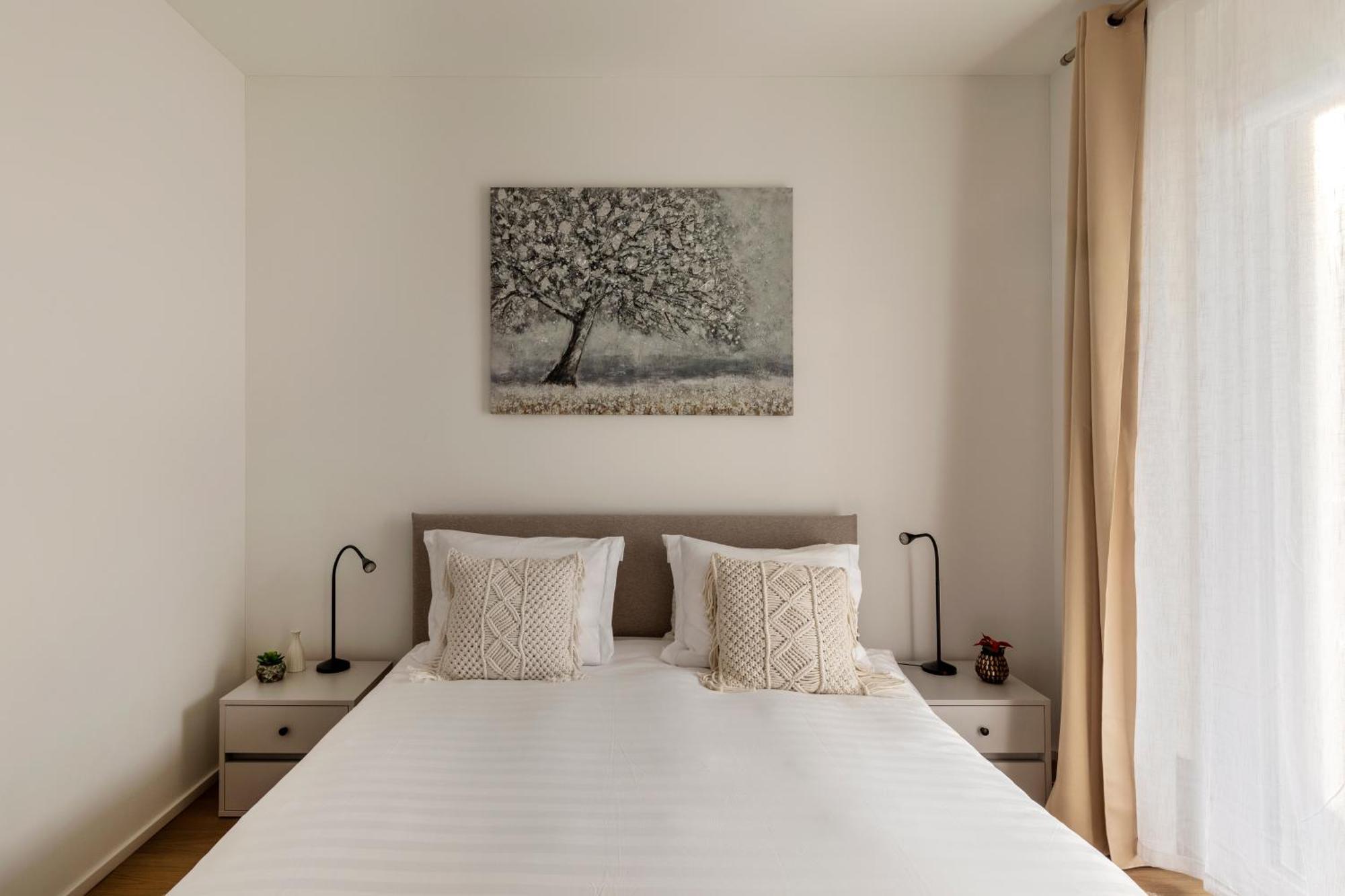 Regalia Suites - Free Parking Лугано Екстериор снимка
